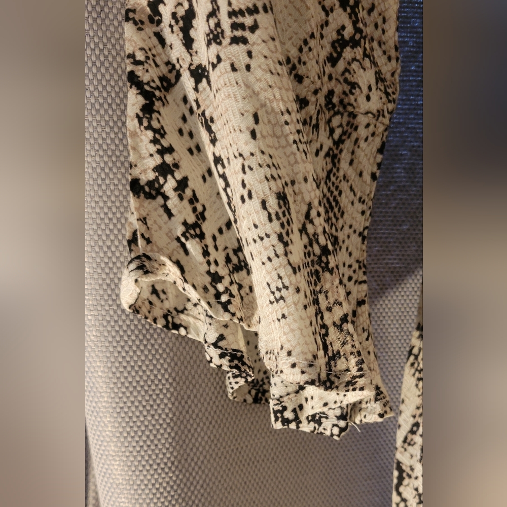 Dress - Picture 3 of 4